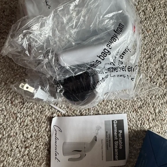 NEW Continental Compact Portable Handheld Garment Steamer Clothing Care 150ml - Picture 7 of 10